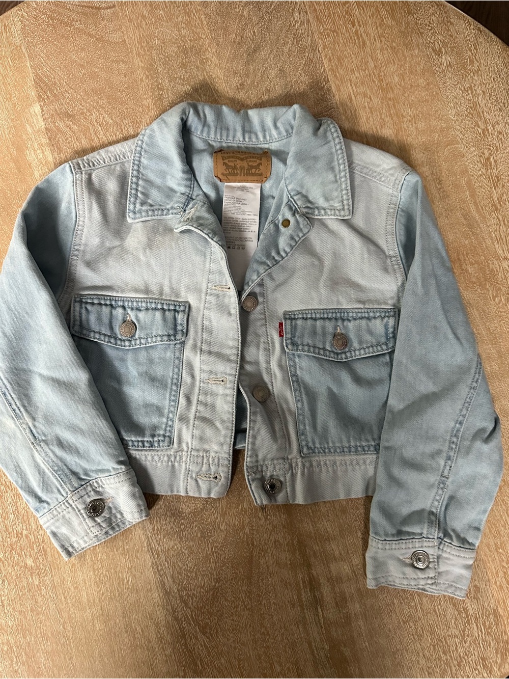 Big Kids Size Small 8-10yr Levi’s Cropped Jean Jacket